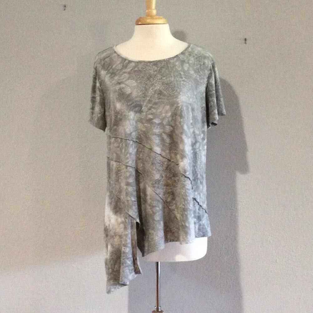 Sami & Jo Plus Gray & White Asymmetrical Embroidered Women's Top Size 1X